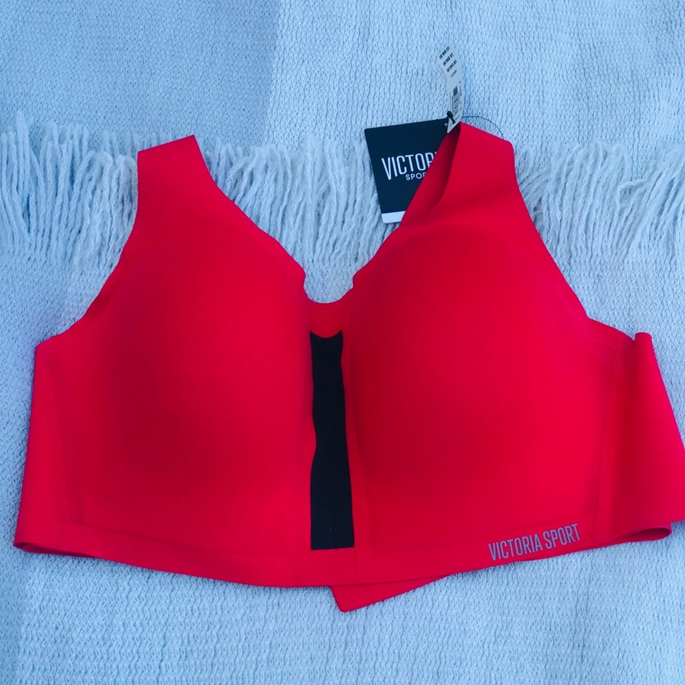 Victoria sport NWT sports bra